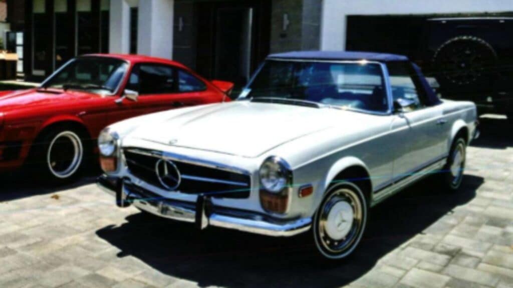 Stolen white 1971 Mercedes-Benz 280SL Pagoda classic car with blue top, stolen in North Hollywood, CA. CA License 7ZKS261, VIN 11304412021213.