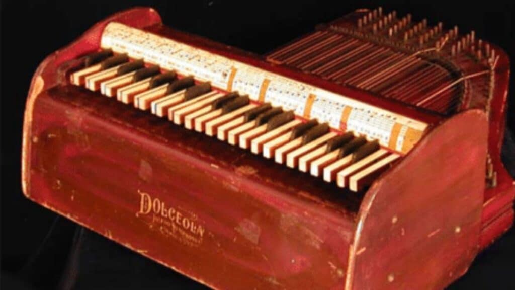 Stolen vintage 1907 Toledo Symphony Company Dolceola instrument missing from Chicago, IL.
